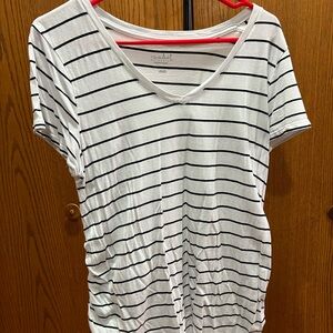 Isabel Maternity by Ingrid & Isabel Black and White Fitted T-Shirt